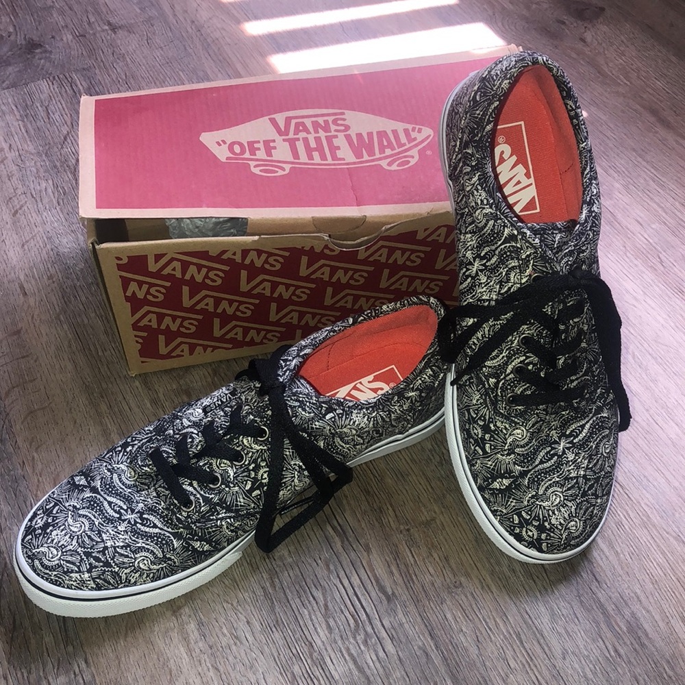 Vans low top shoes